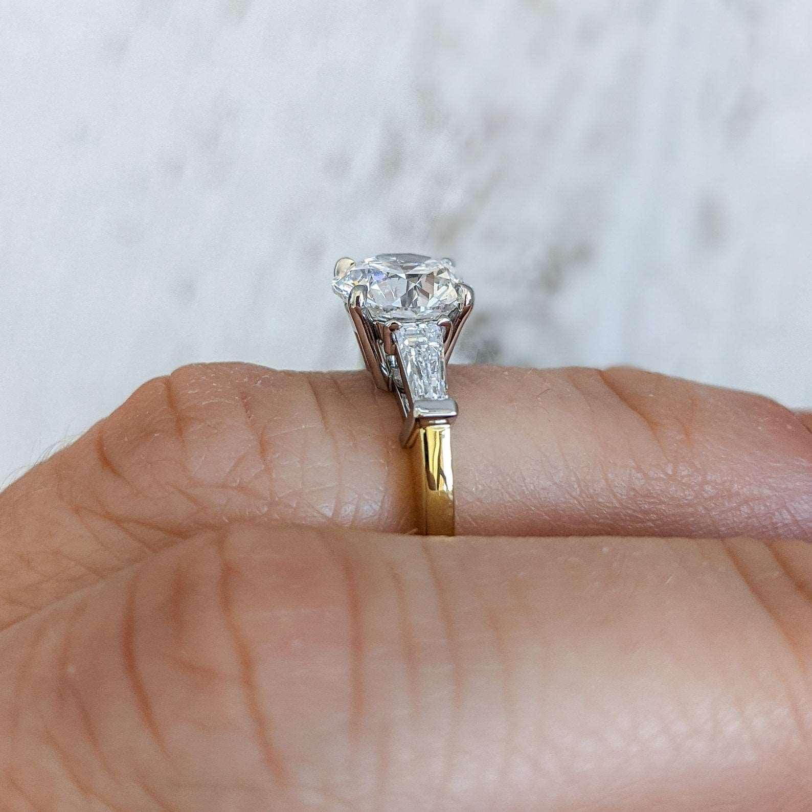 2.50CT D/VS IGI Certified Round Diamond Trilogy Engagement Ring - Image 2
