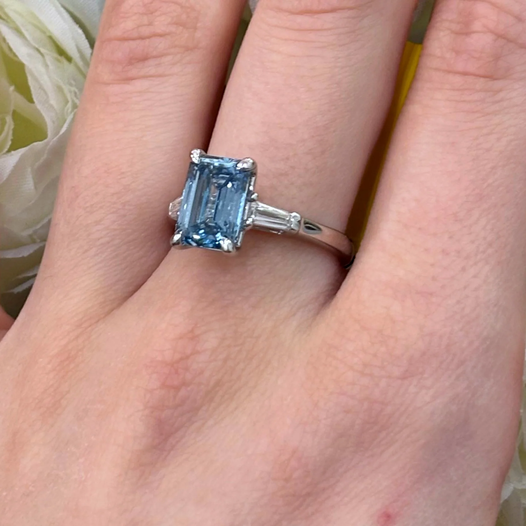 3.70 Carat IGI Lab Fancy Vivid Blue Emerald & Side Tapper Baguette Diamond Three-Stone Ring In Platinum - Image 3