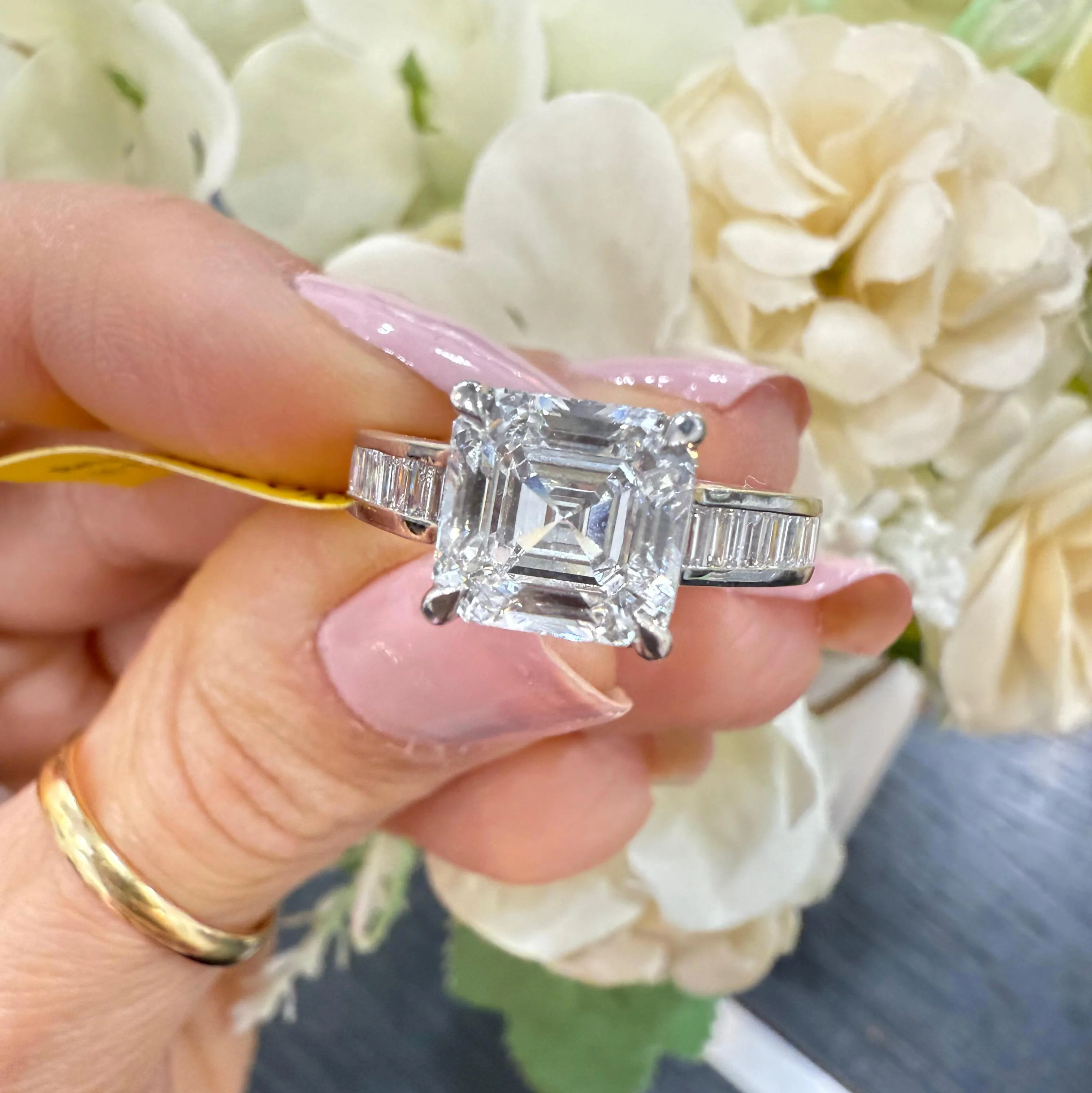 3.50CT IGI Certified Lab Grown Asscher & Baguette Diamond Engagement Ring in Platinum. E/VS quality, UK hallmarked, - Image 2