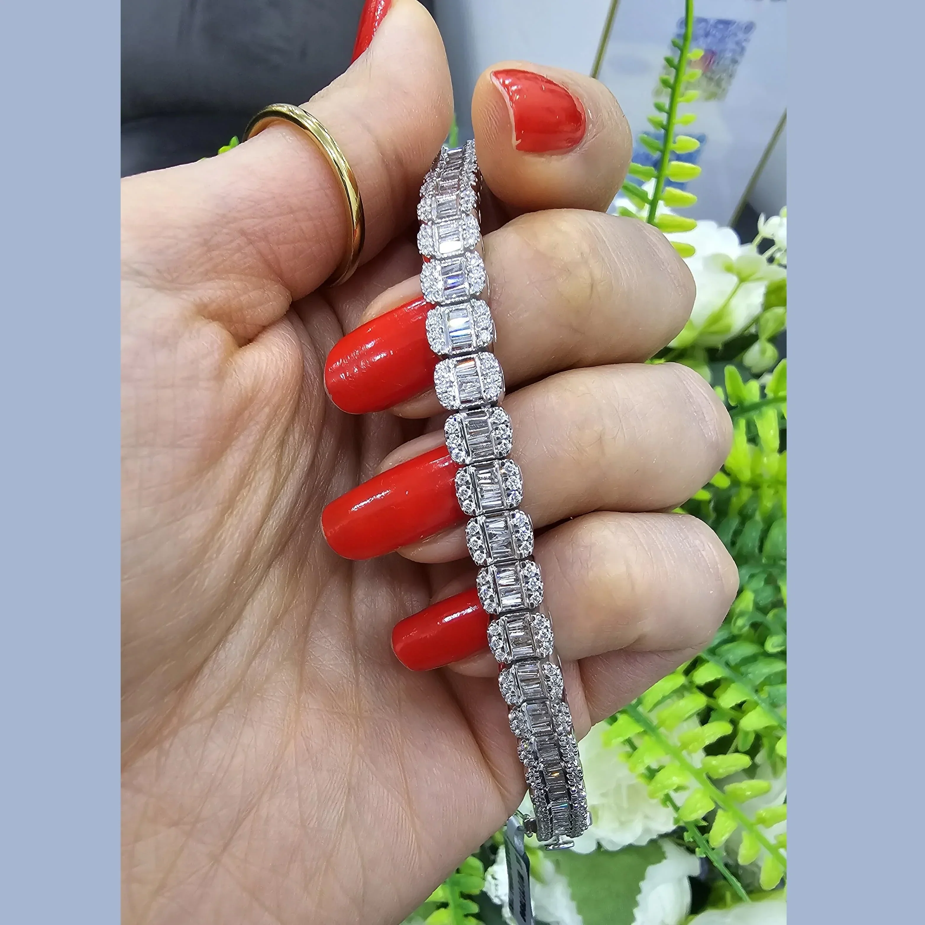F/VS Natural Baguette & Round Diamond Designer Bracelet for Women's in Hallmarked Gold - 5.00Ct - 7inches - Image 3