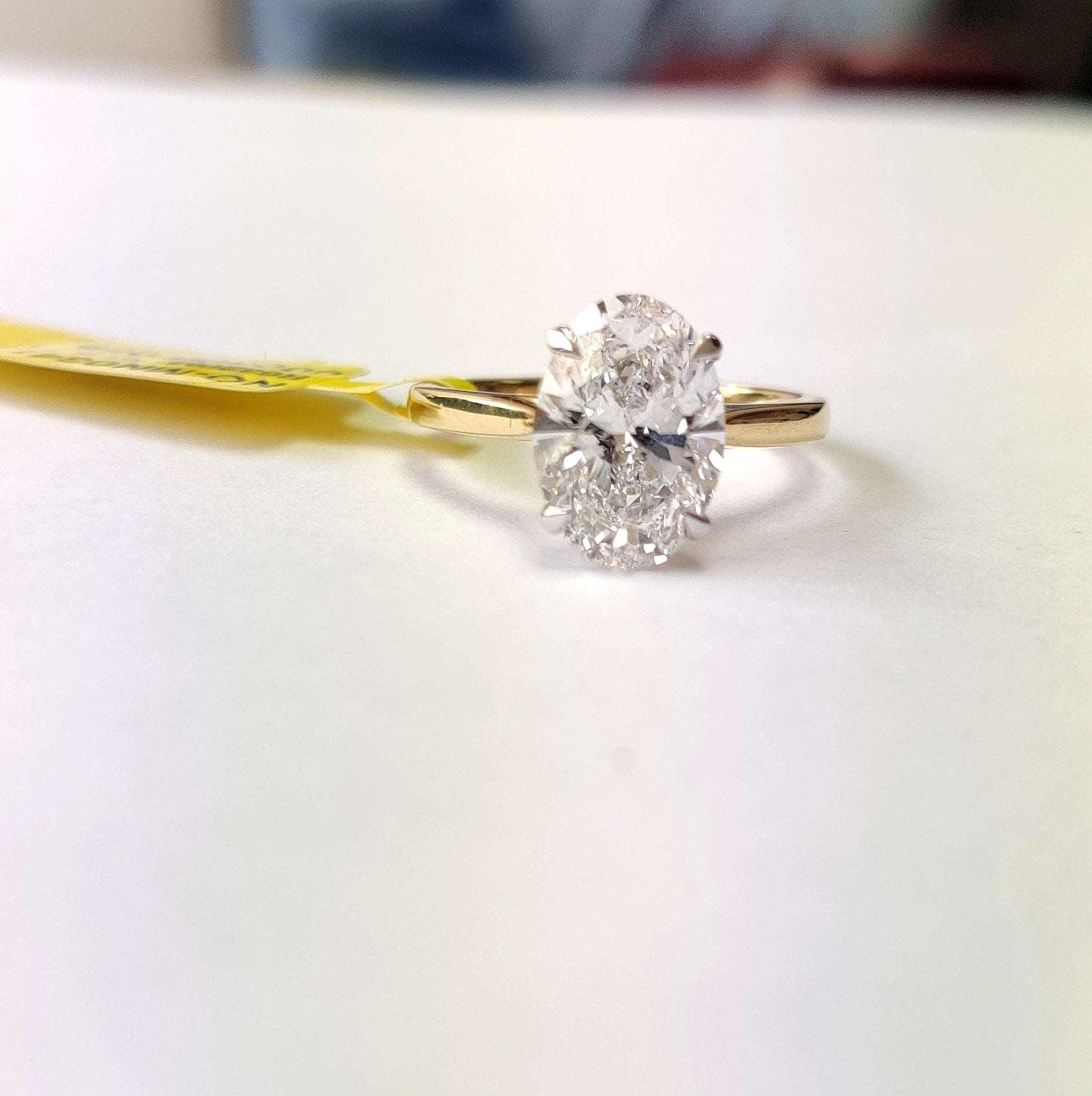 3.00Ct 6.00CT IGI Certified Diamond Oval Cut Solitaire Engagement Ring in 18k Yellow Gold - Image 4