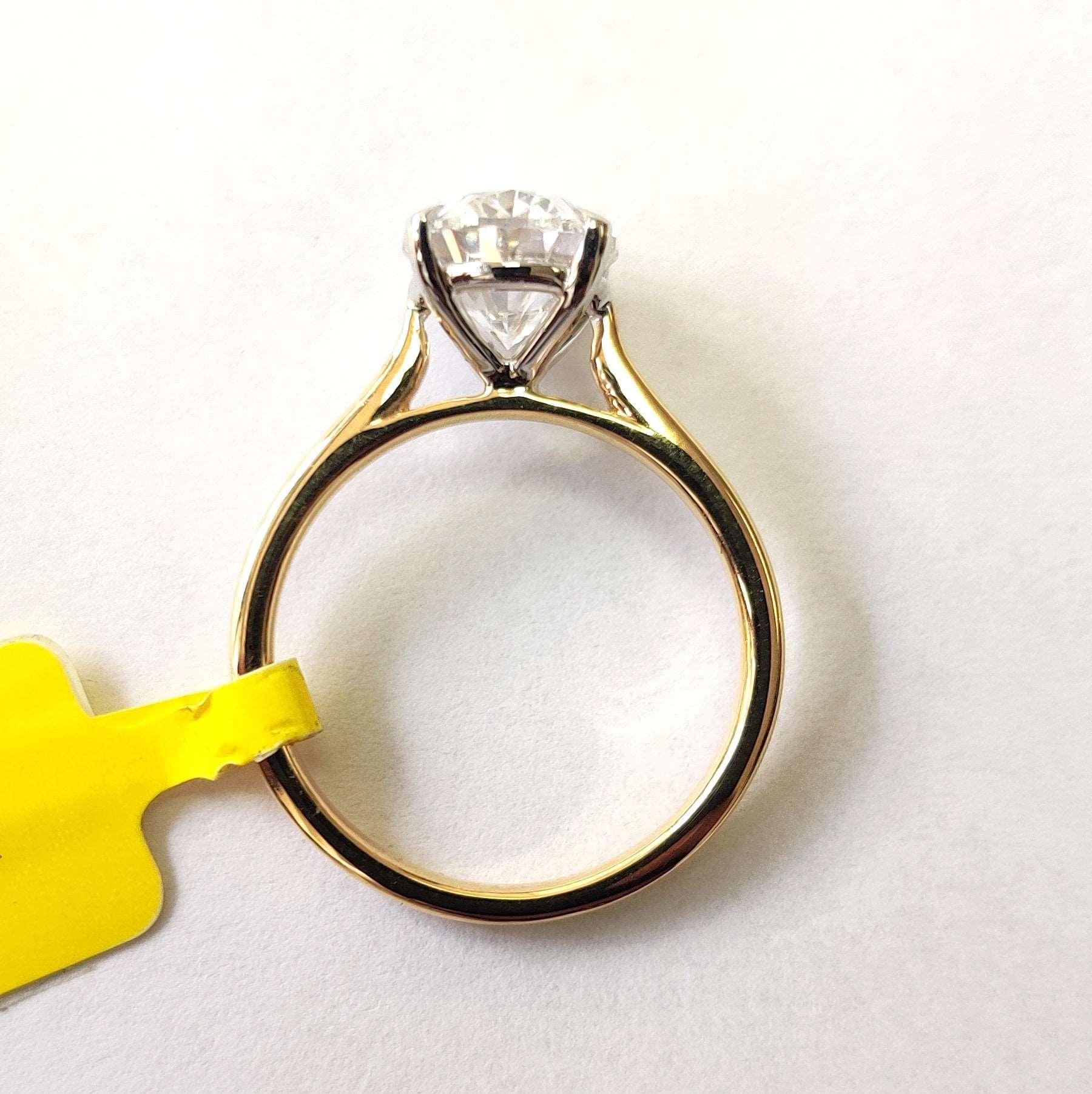 3.00Ct 6.00CT IGI Certified Diamond Oval Cut Solitaire Engagement Ring in 18k Yellow Gold - Image 8