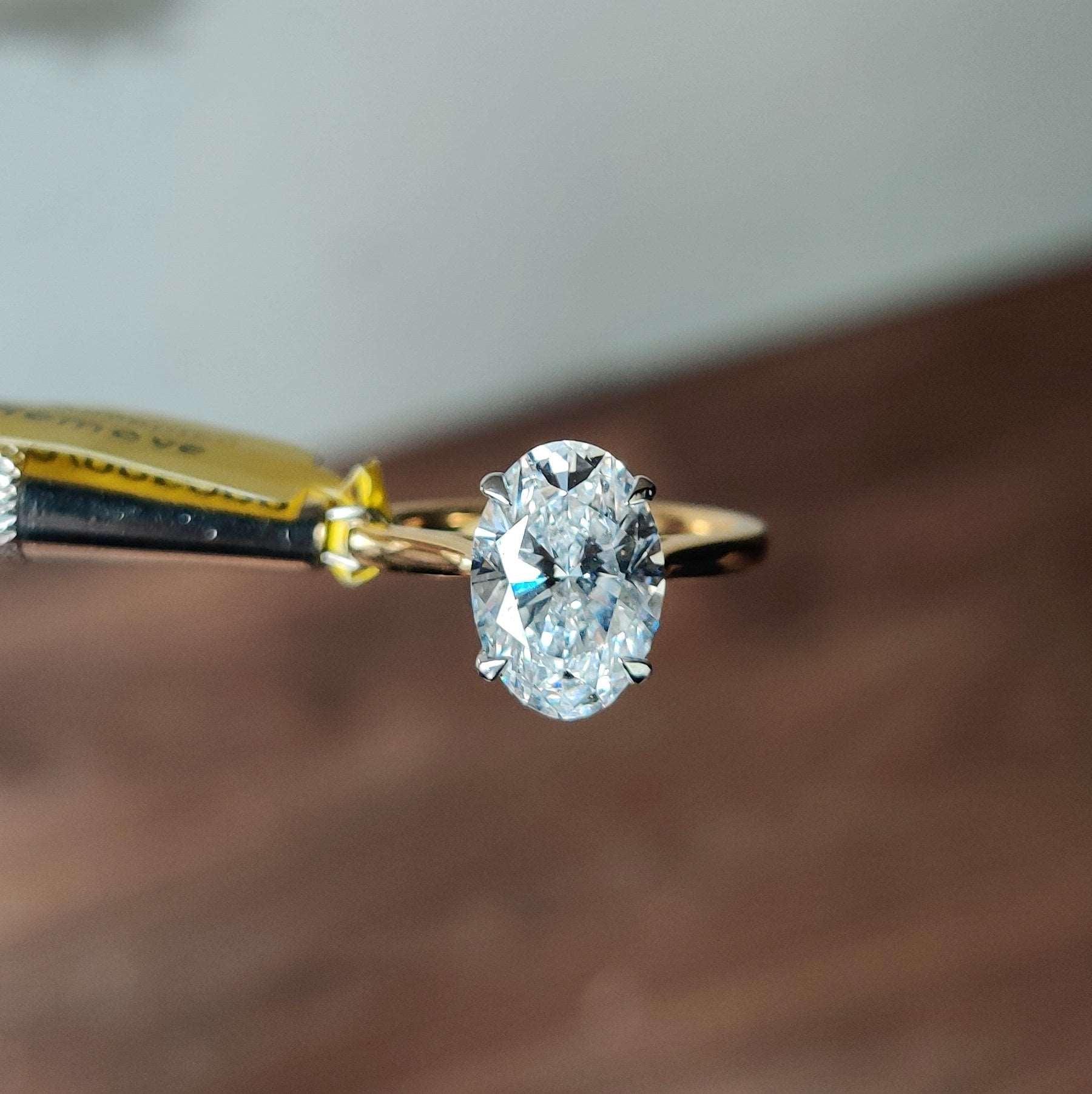 3.00Ct 6.00CT IGI Certified Diamond Oval Cut Solitaire Engagement Ring in 18k Yellow Gold - Image 9