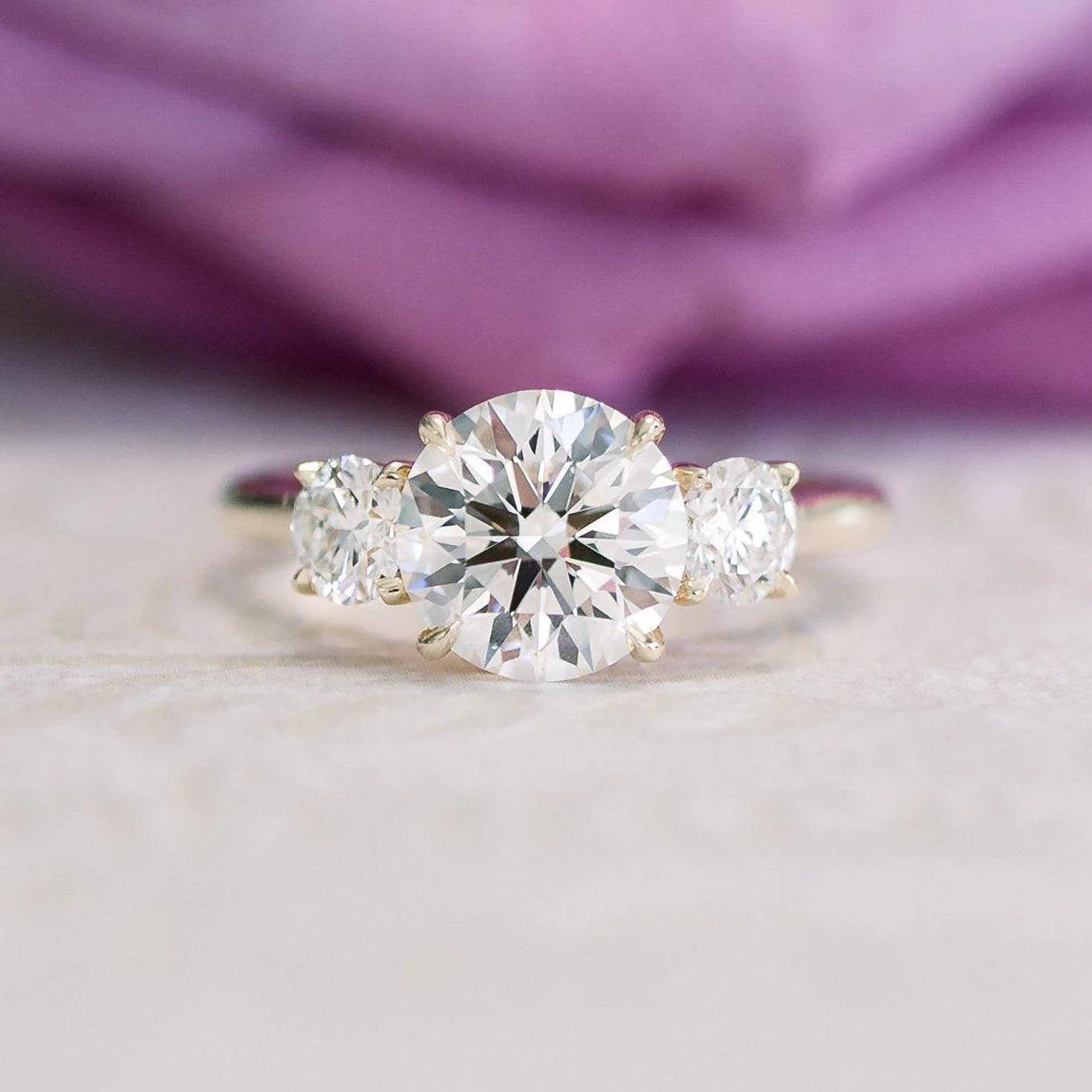 Best Seller ! D/VS 2.00ct-3.00ct Classic Round Diamond Trilogy Engagement Ring in Platinum - Image 5