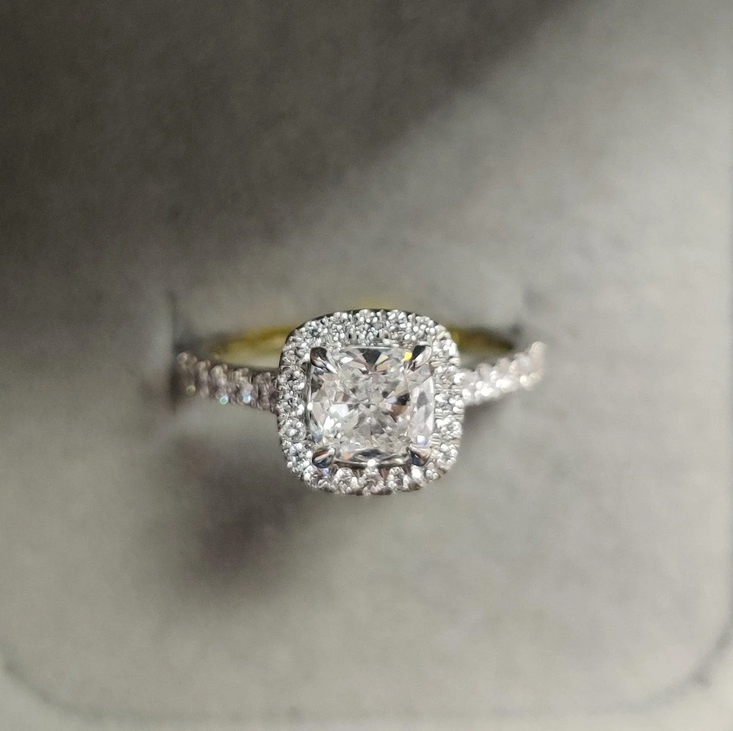 Clearance ! IGI Certified Cushion Diamond Halo Engagement Ring Platinum 1.40Ct - Image 6