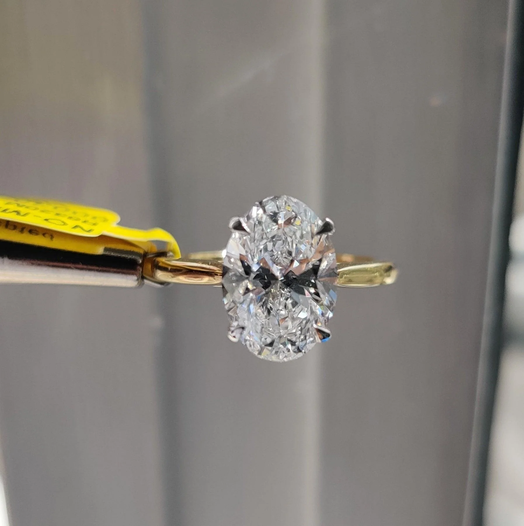 3.00 CT IGI Lab Oval Diamond Solitaire Engagement Ring - E/VS - Image 3