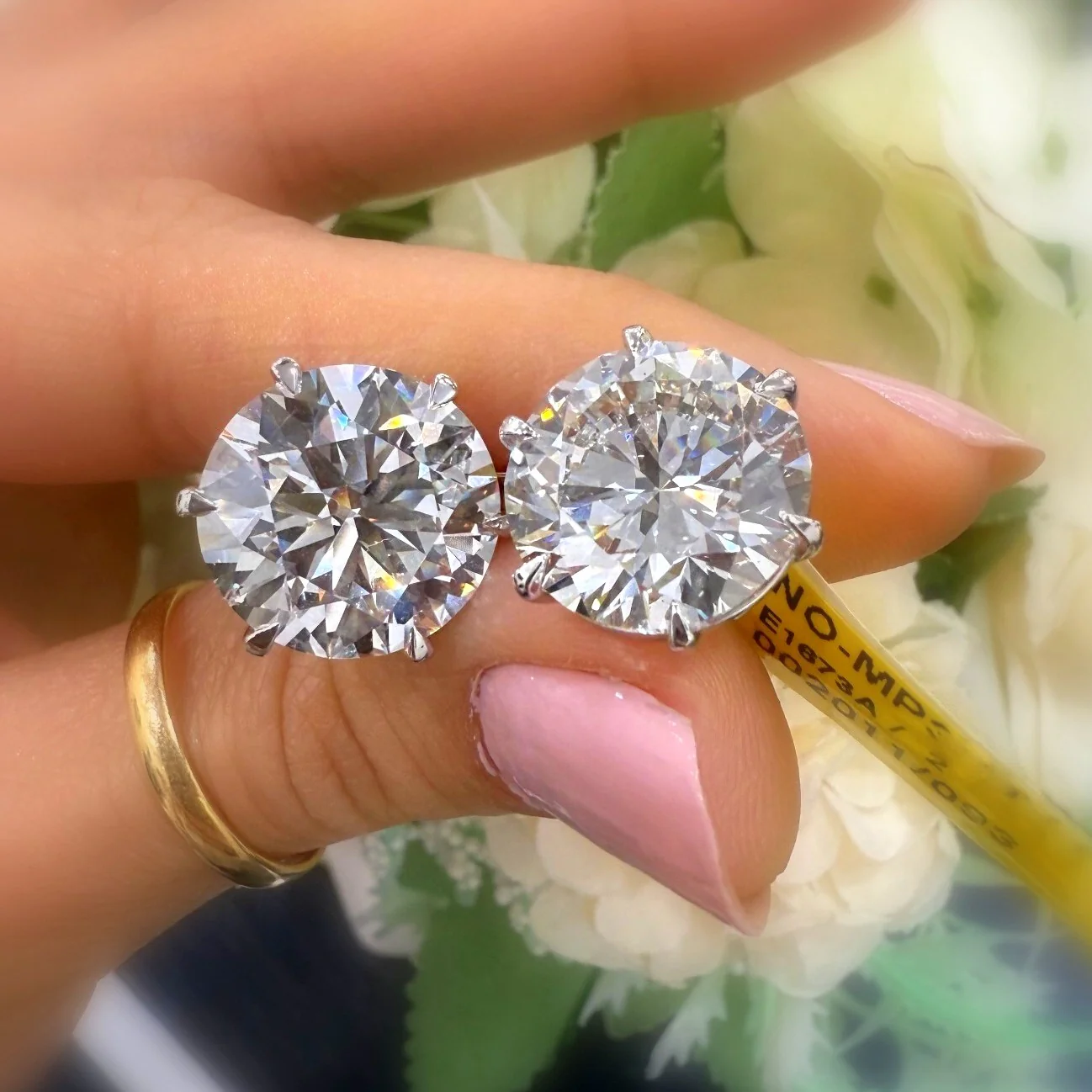Exceptional 20.11 Ct Lab-Grown Round Diamond Studs Earring – F/VS in Platinum with Screw Backs