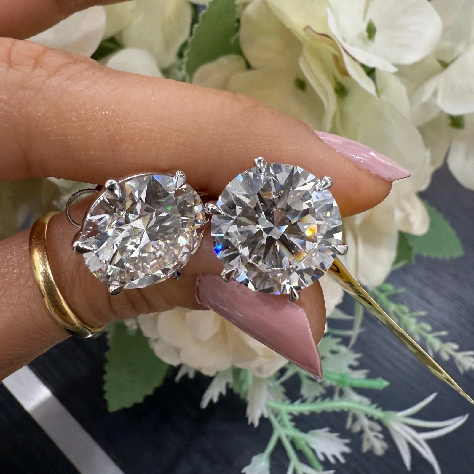 Exceptional 20.11 Ct Lab-Grown Round Diamond Studs Earring – F/VS in Platinum with Screw Backs - Image 2