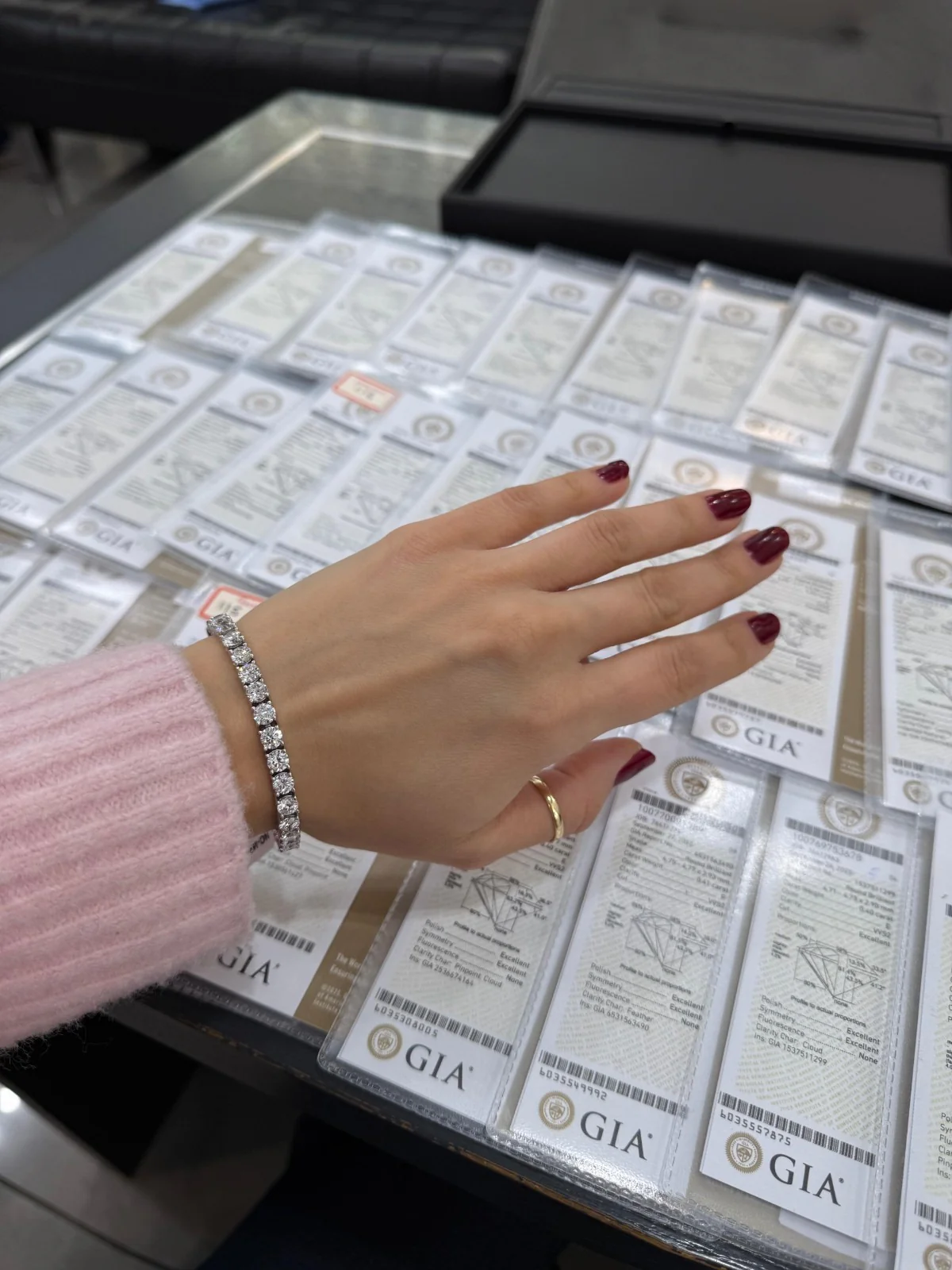 GIA Certified 13.88CT Natural Round Diamond Tennis Bracelet In Platinum - Image 11