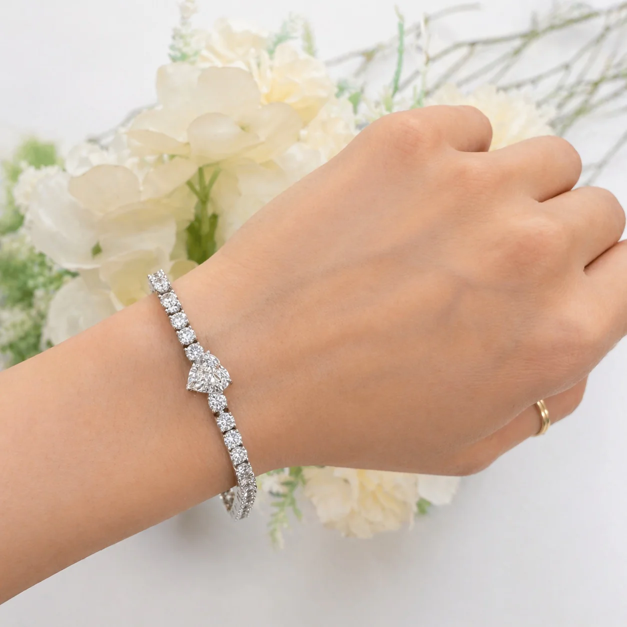 10.00Ct Heart and Round Lab Diamond Tennis Bracelet In 9k White Gold 7inch - Image 2