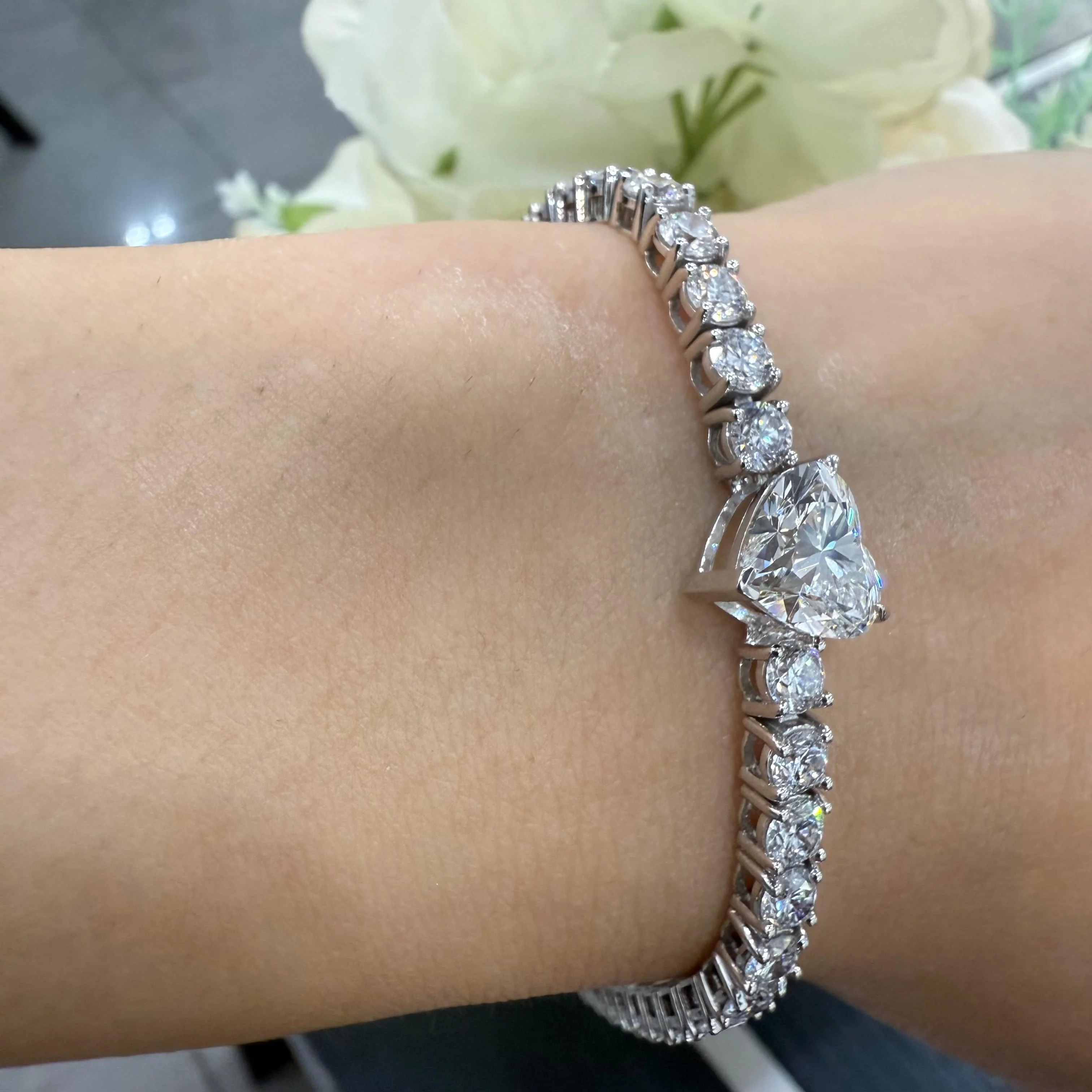 10.00Ct Heart and Round Lab Diamond Tennis Bracelet In 9k White Gold 7inch - Image 9