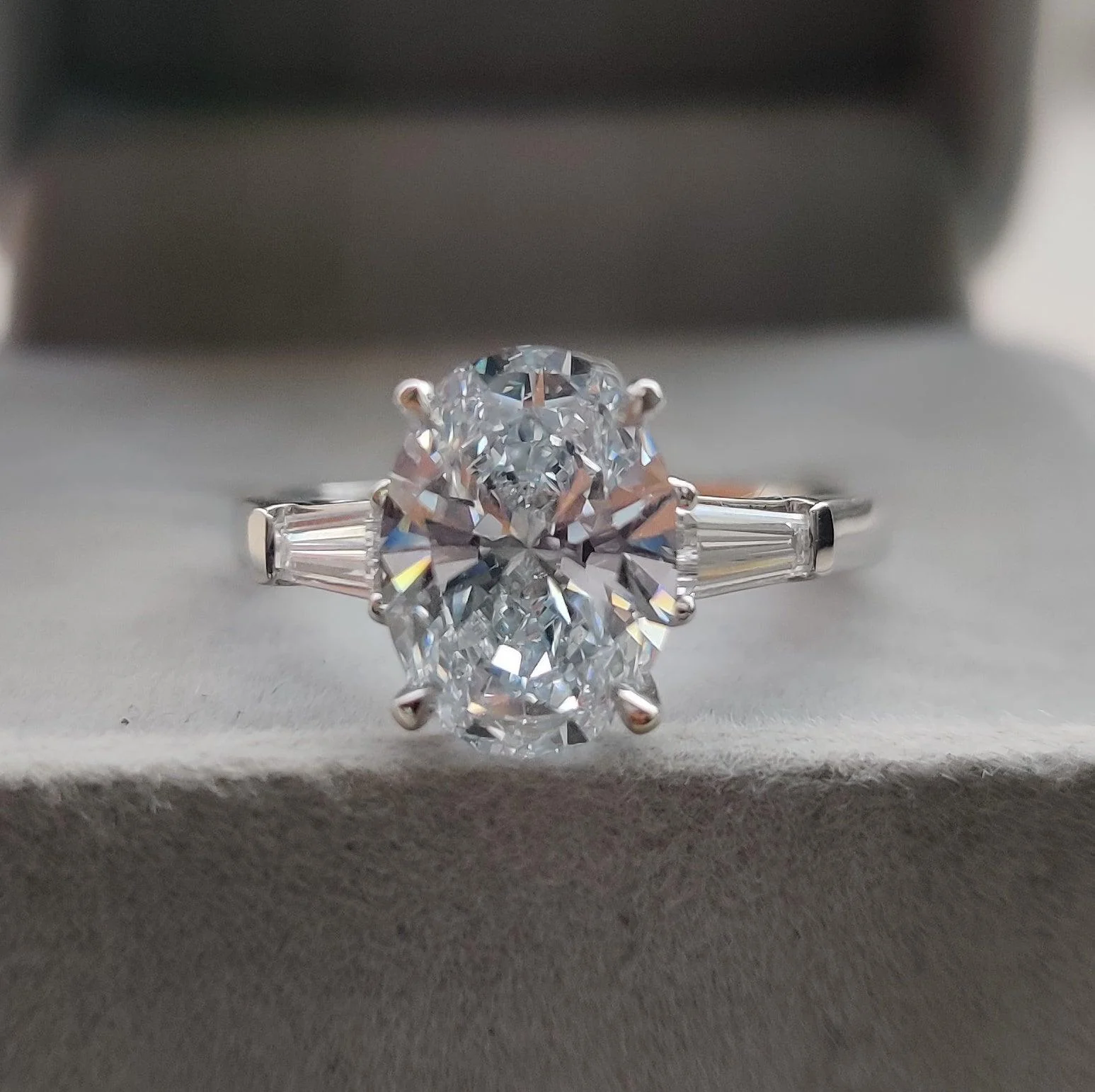IGI Certified Diamond Oval Cut Trilogy Engagement Ring 1.50-4.50CT - Image 7