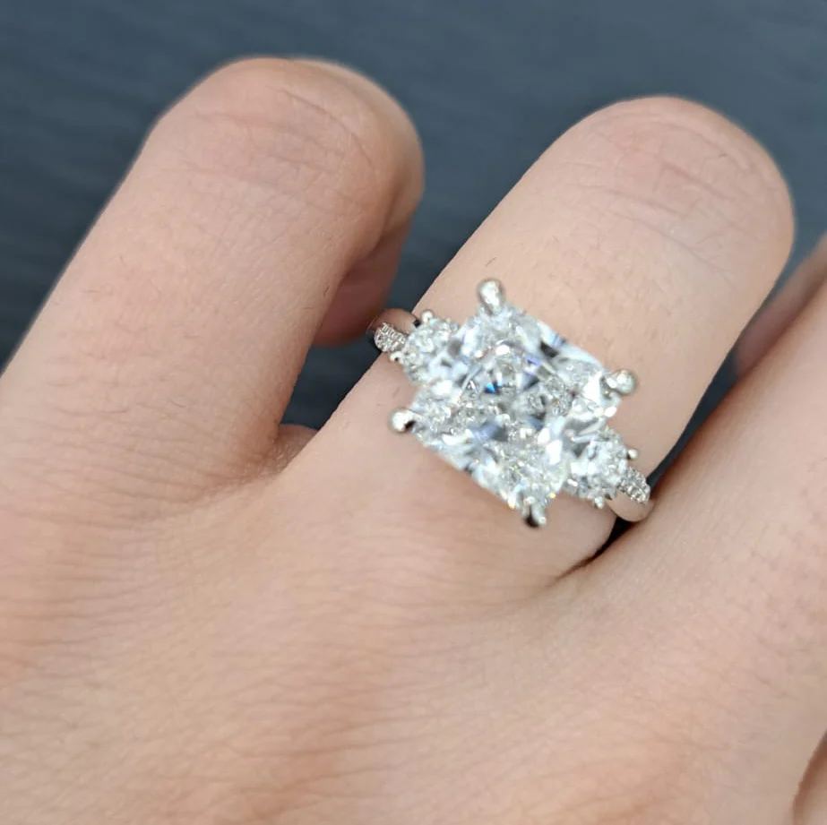 Clearance E/VS 5.00Ct IGI Certified Radiant Cut Diamond Engagement Ring In Platinum - Image 5