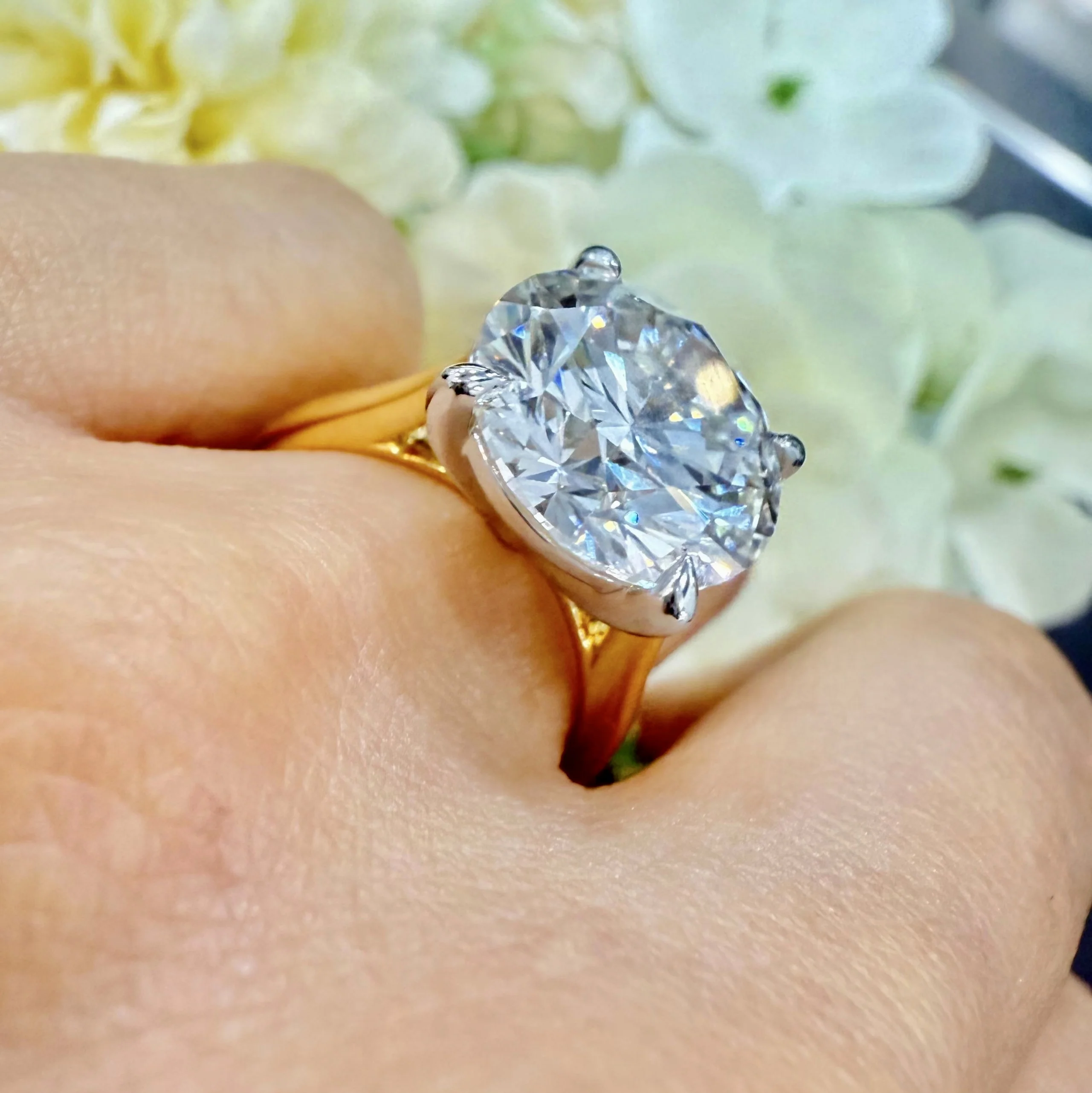 IGI 6.42Ct Lab Grown Round Diamond Solitaire Engagement Ring in 18k Gold - Image 2