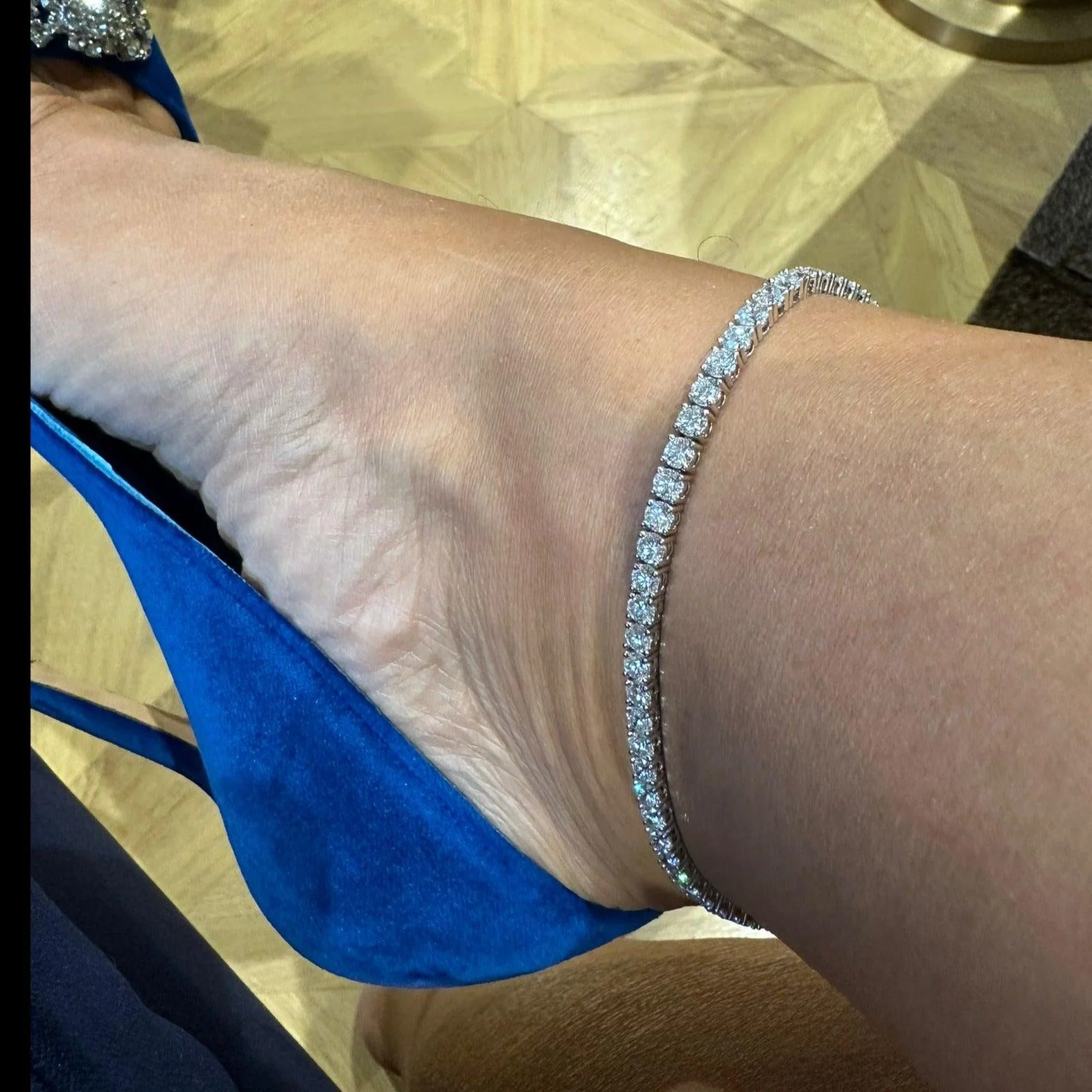 11.00ct Lab Diamond Tennis Anklet D/VVS Quality Set in 9k White Gold 10 inches