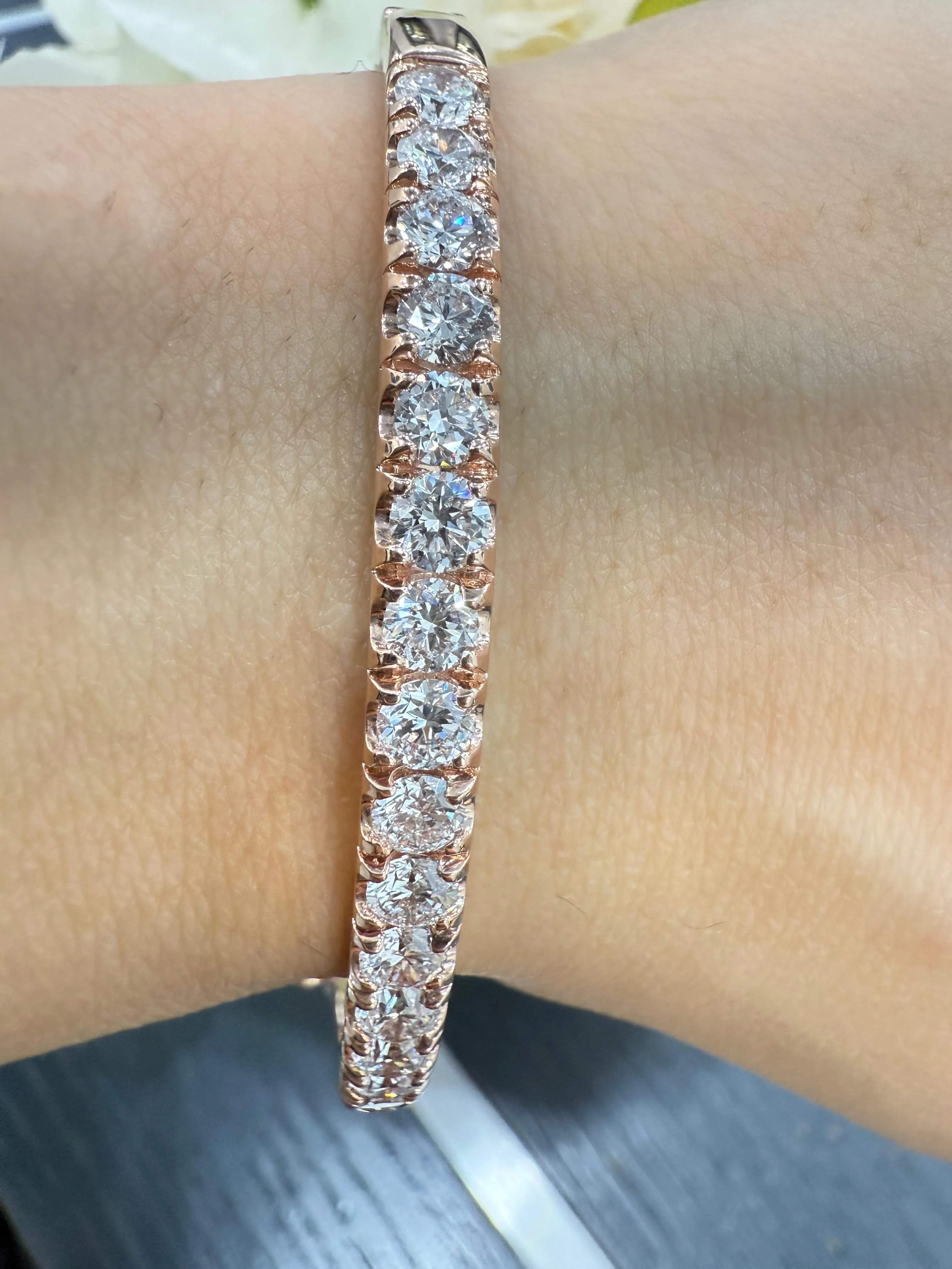 4.00CT D/VS Lab Grown Round Diamond Tennis Bangle In Rose Gold - Image 3