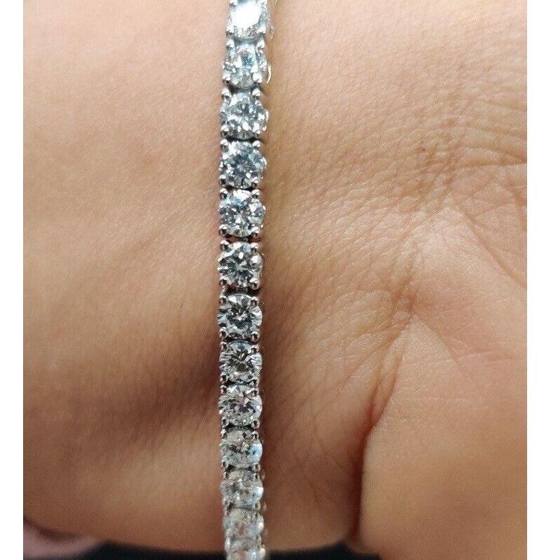 D/VVS 8.00 ct Lab Diamond Claw Set Tennis Bracelet in 9k Gold 7in - Image 5